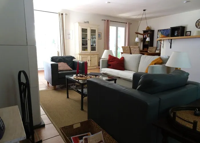 Casa vacanze A L'abri Du Mistral By Interhome