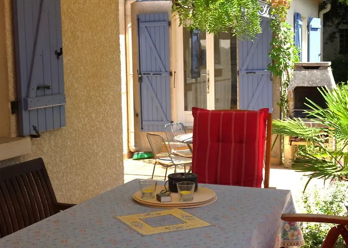 A L'abri Du Mistral By Interhome Nyaraló Collorgues